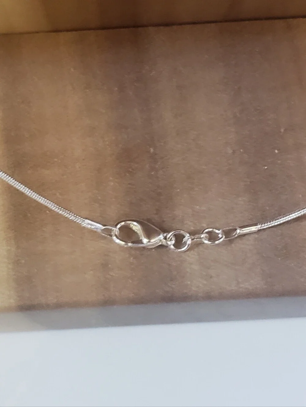 5/$25 NWOT Floral Bee Necklace
